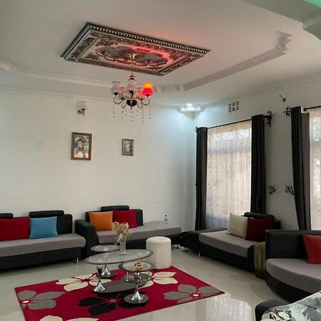 Boma la Ngombe Evelina House 호스텔 외부 사진