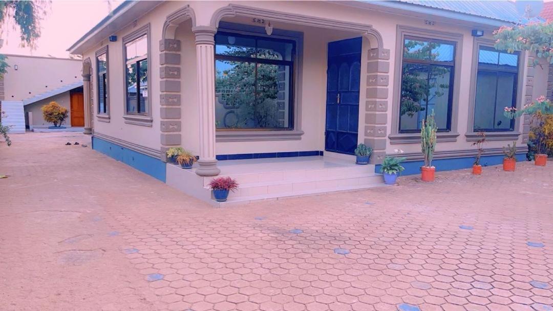 Boma la Ngombe Evelina House 호스텔 외부 사진